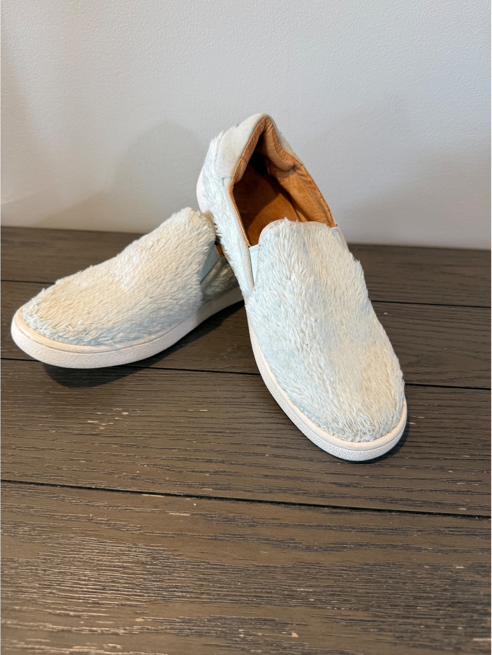 UGG Slip-On Sneakers Size 8